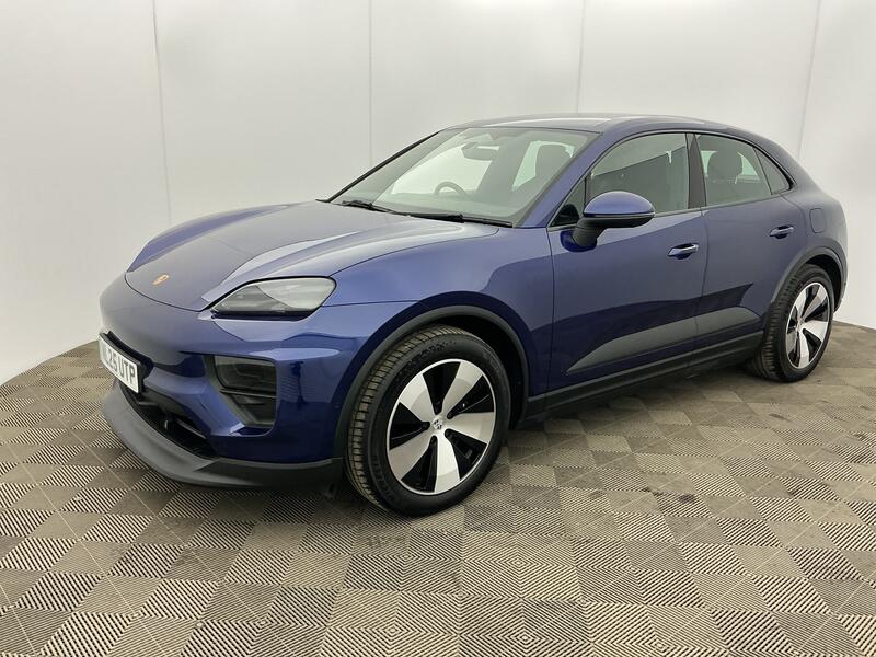 2025 PORSCHE MACAN