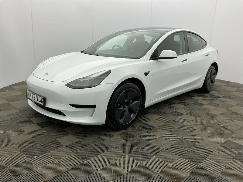 RWD 4dr Auto