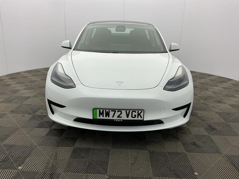 RWD 4dr Auto
