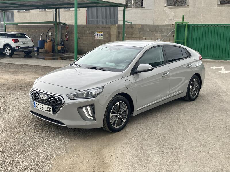 HYUNDAI Ioniq Ioniq