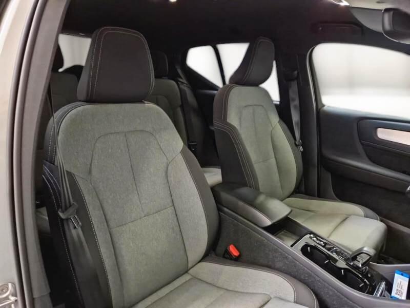 Volvo XC40 SUV T4 RECHARGE PLUG-IN AUTO PLUS BRIGHT - foto 13