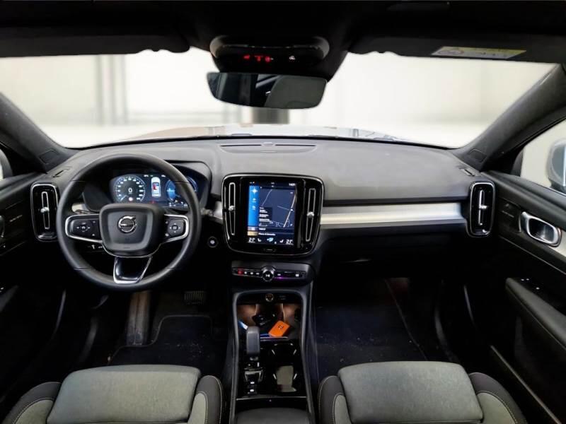 Volvo XC40 SUV T4 RECHARGE PLUG-IN AUTO PLUS BRIGHT - foto 3