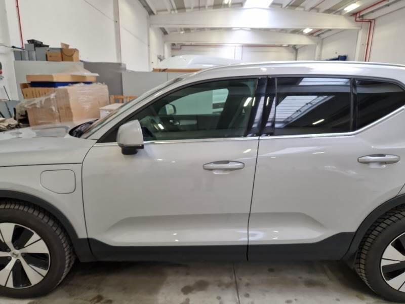 Volvo XC40 SUV T4 RECHARGE PLUG-IN AUTO PLUS BRIGHT - foto 46