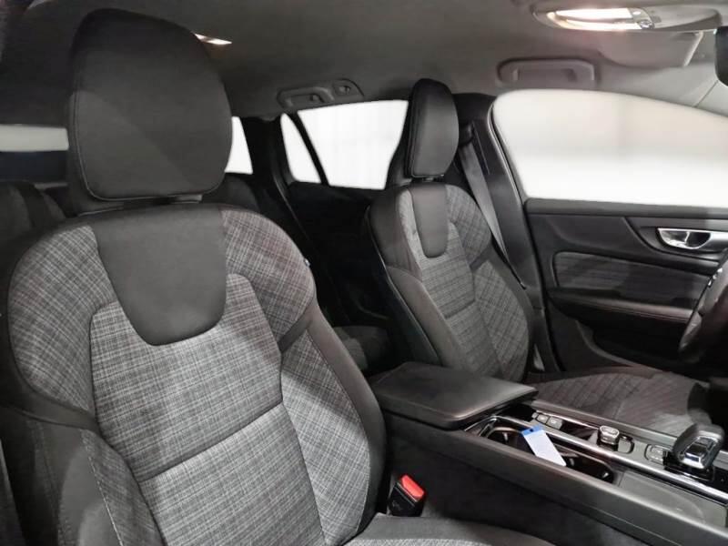 Volvo V60 STATION WAGON B4 D AUTOM.CORE - foto 13