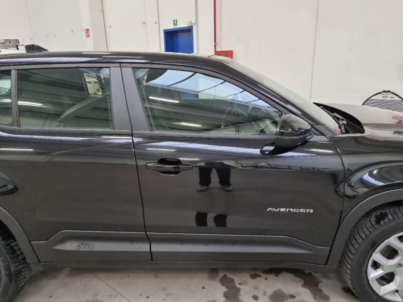 Jeep Avenger SUV 1.2 MHEV E-HYBRID TURBO ALTITUDE - foto 25