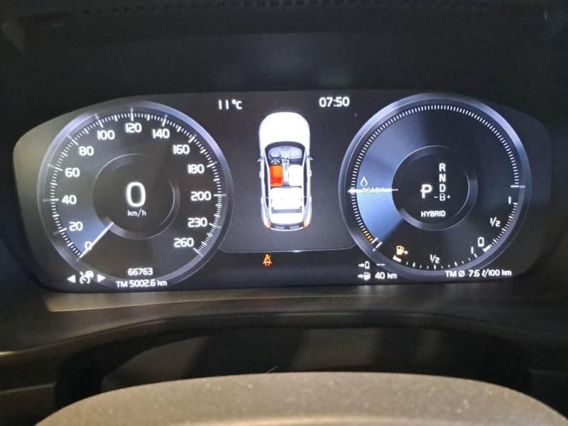 Volvo XC40 SUV T5 RECHARGE PLUG-IN AUTO CORE - foto 4
