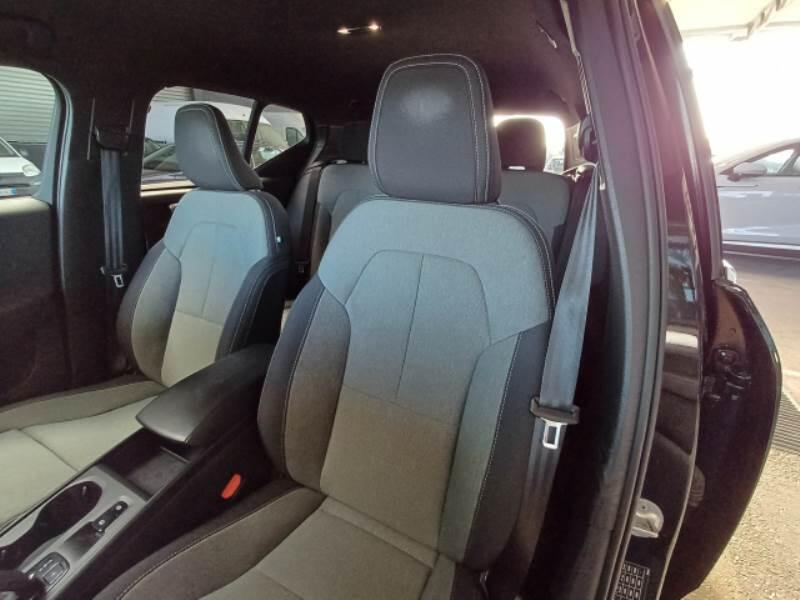 Volvo XC40 SUV T4 RECHARGE PLUG-IN AUTO CORE - foto 48