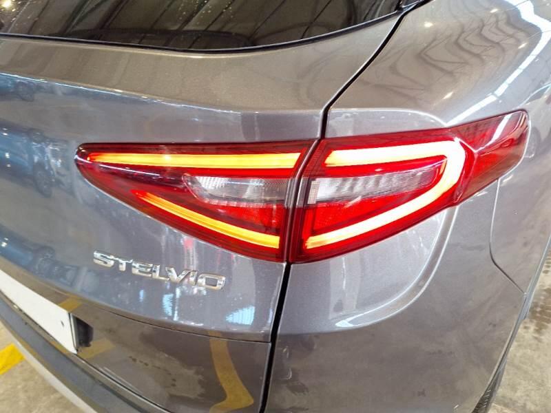 Alfa Romeo Stelvio SUV 2.2 TURBO DIESEL 190CV EXECUTIVE AT8 Q4 - foto 42