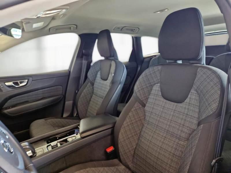 Volvo XC60 SUV B4 D AUTOMATICO CORE - foto 23