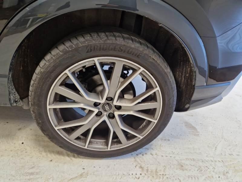 Audi Q3 SUV 35 TDI S TRONIC S LINE EDITION - foto 16