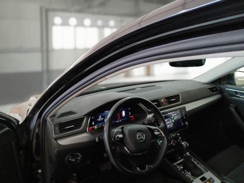 Skoda Superb STATION WAGON 1.4 TSI PLUG-IN HYBRYD EXECUTIVE DSG - foto 3