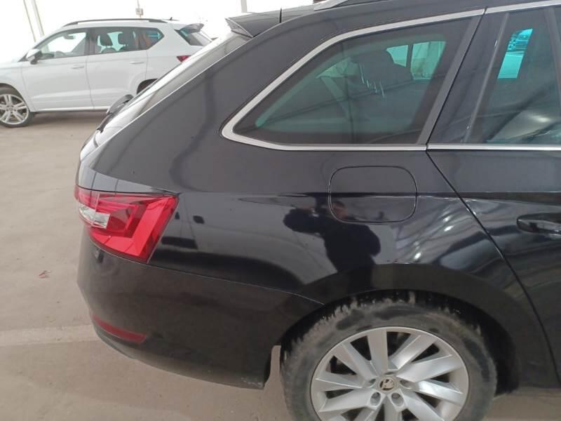 Skoda Superb STATION WAGON 1.4 TSI PLUG-IN HYBRYD EXECUTIVE DSG - foto 46