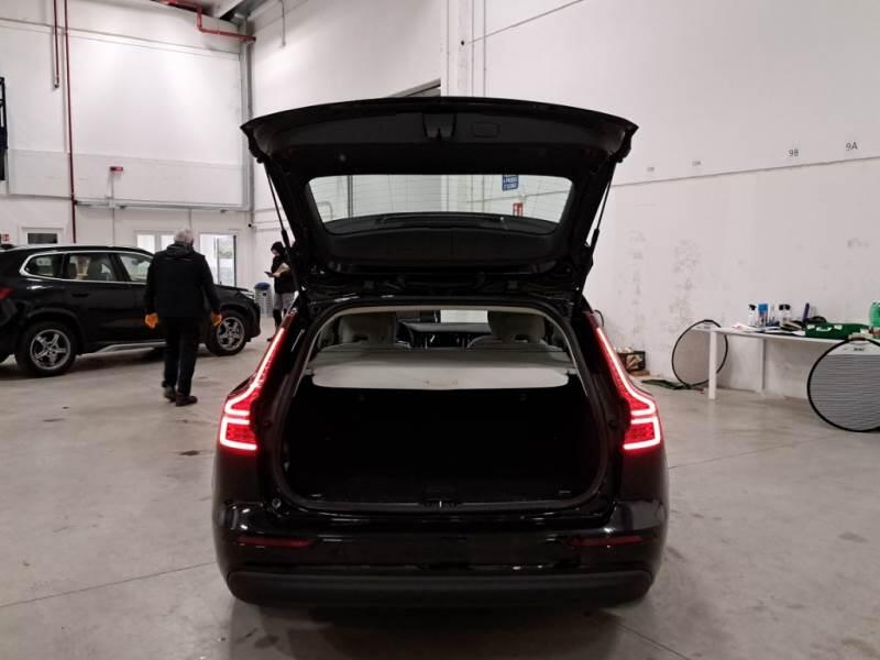 Volvo V60 STATION WAGON B4 D AUTOM. ESSENTIAL - foto 5