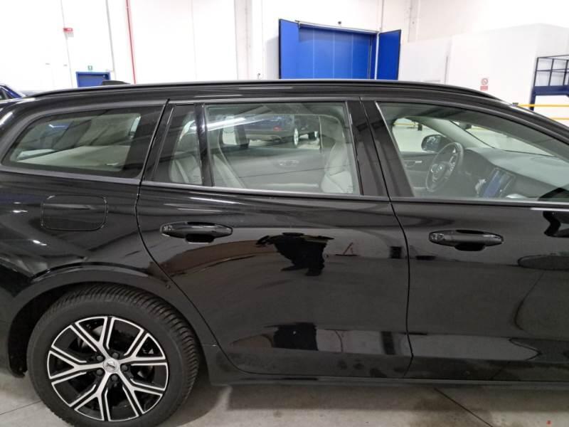 Volvo V60 STATION WAGON B4 D AUTOM. ESSENTIAL - foto 45