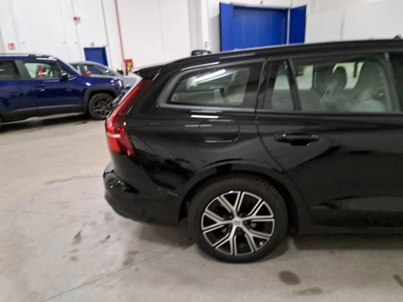 Volvo V60 STATION WAGON B4 D AUTOM. ESSENTIAL - foto 48