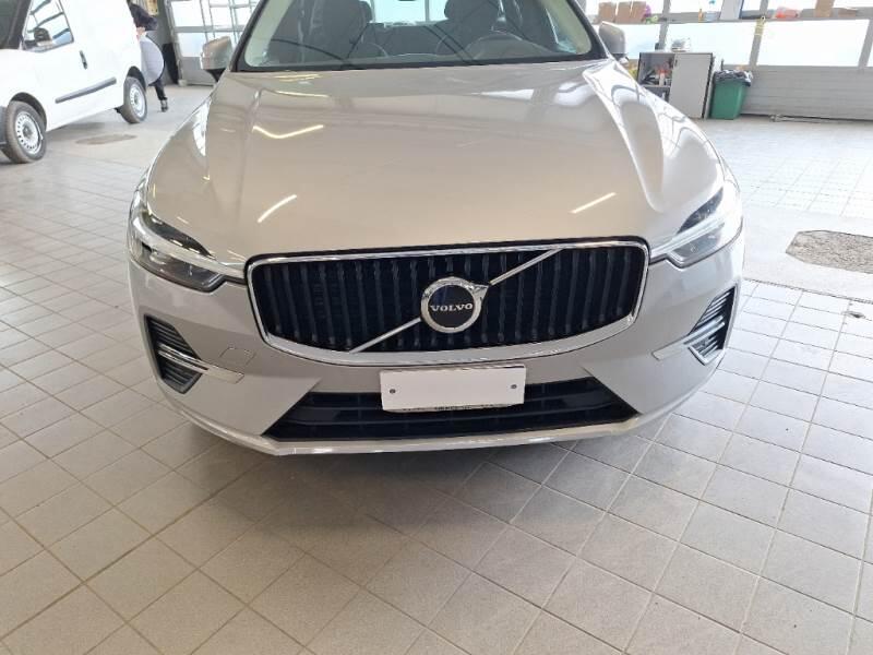 Volvo XC60 SUV B4 D AUTOMATICO CORE - foto 27