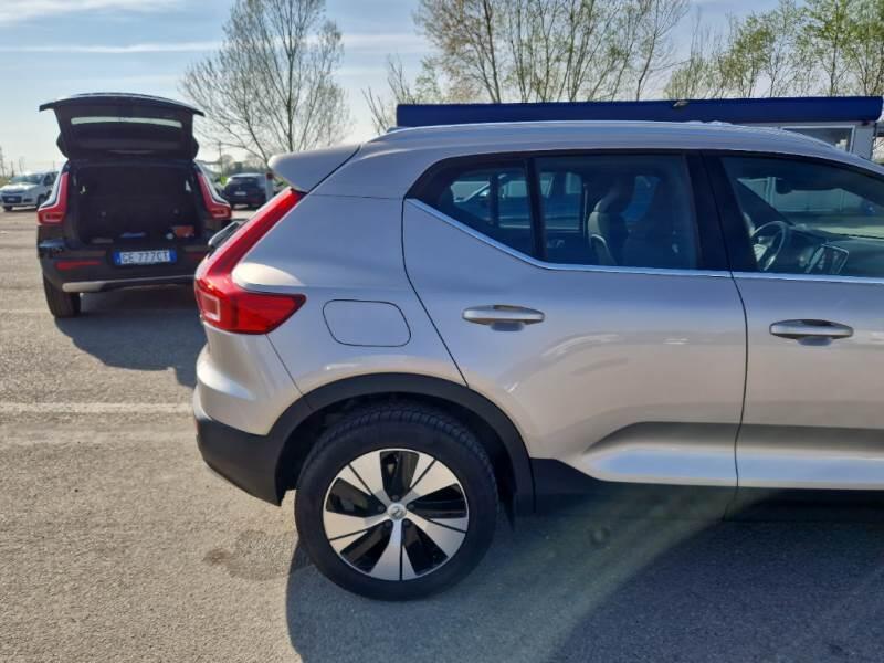 Volvo XC40 SUV T5 RECHARGE PLUG-IN AUTO PLUS BRIGHT - foto 40