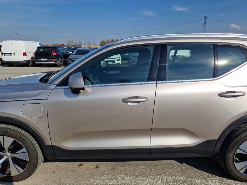 Volvo XC40 SUV T5 RECHARGE PLUG-IN AUTO PLUS BRIGHT - foto 48