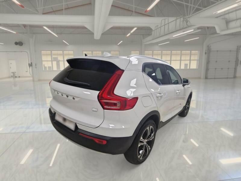 Volvo XC40 SUV T4 PLUG-IN HYBRID AUTO RECHARGE INSCR. - foto 2