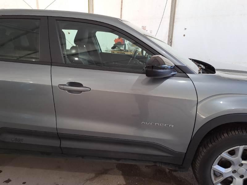 Jeep Avenger SUV 1.2 MHEV E-HYBRID TURBO ALTITUDE - foto 39