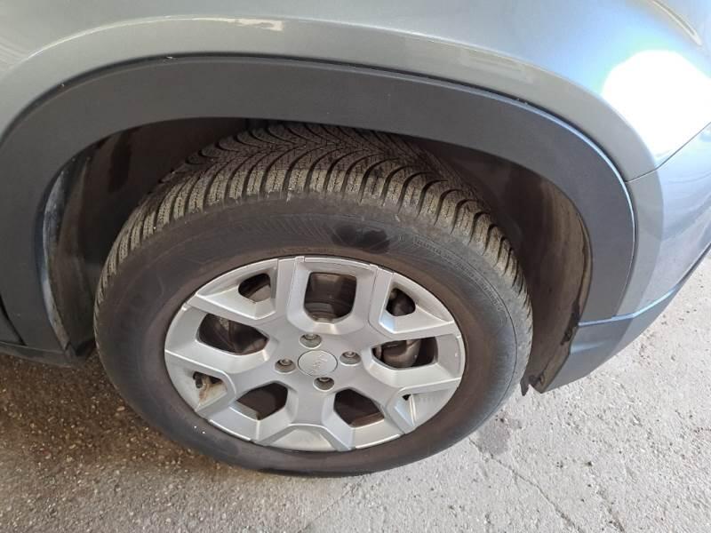 Jeep Avenger SUV 1.2 MHEV E-HYBRID TURBO ALTITUDE - foto 81