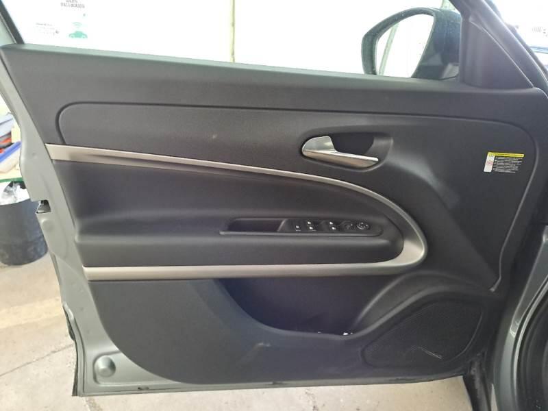 Jeep Avenger SUV 1.2 MHEV E-HYBRID TURBO ALTITUDE - foto 89