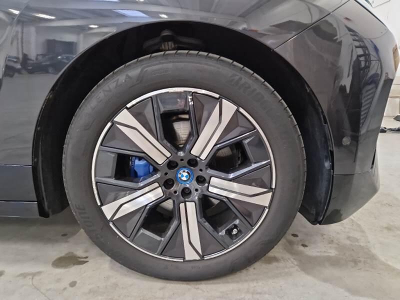 BMW iX SUV XDRIVE40 PACCHETTO SPORTIVO - foto 17