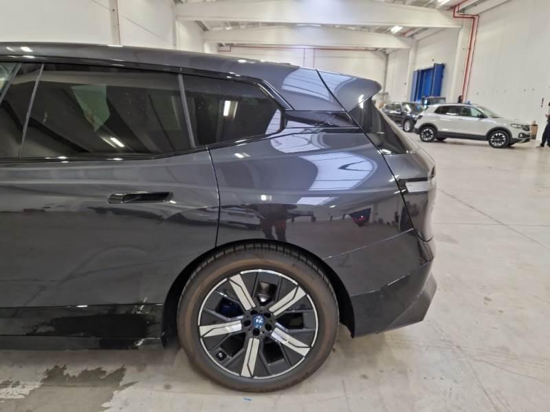 BMW iX SUV XDRIVE40 PACCHETTO SPORTIVO - foto 23