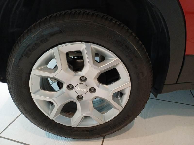 Jeep Avenger SUV 1.2 MHEV E-HYBRID TURBO ALTITUDE - foto 17