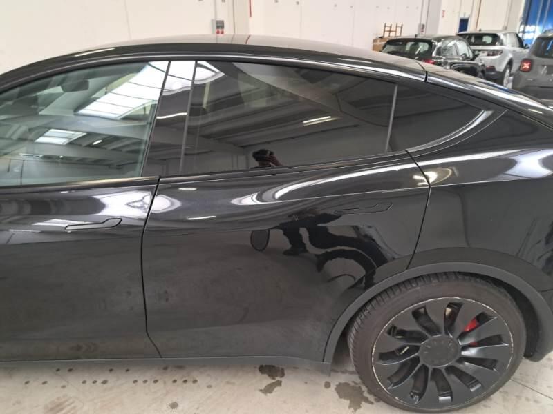 Tesla Model Y SUV 75 KWH PERFORMANCE DUAL MOTOR 4WD AUT - foto 26
