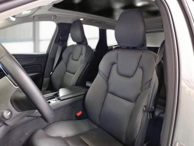Volvo XC60 SUV B4 D AWD AUTOMATICO ULTIMATE DARK - foto 11