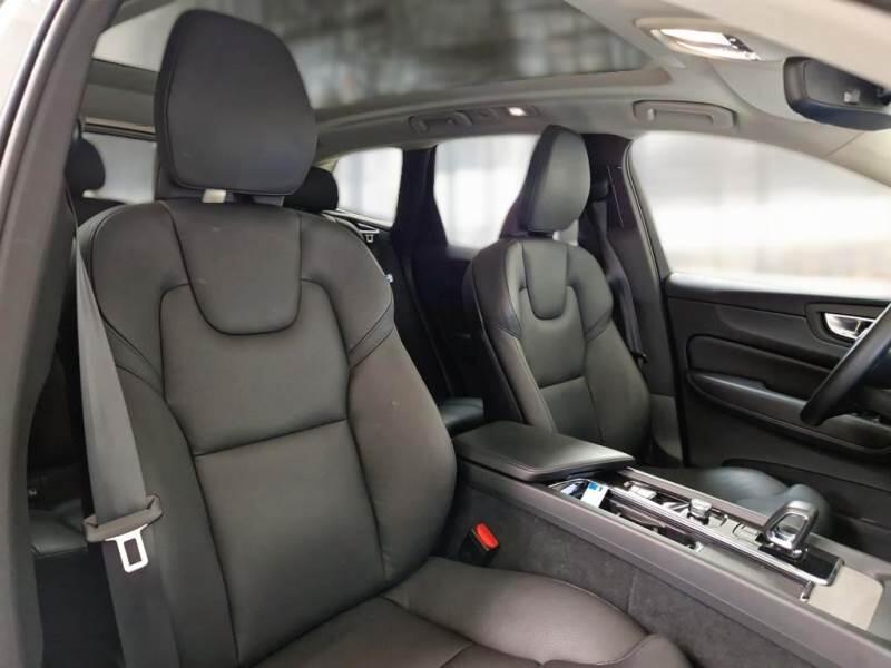 Volvo XC60 SUV B4 D AWD AUTOMATICO ULTIMATE DARK - foto 13
