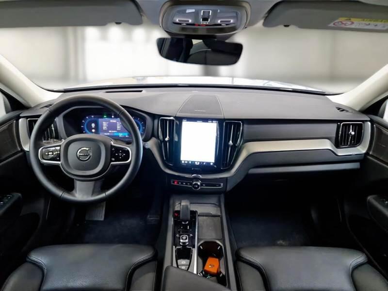 Volvo XC60 SUV B4 D AWD AUTOMATICO ULTIMATE DARK - foto 3