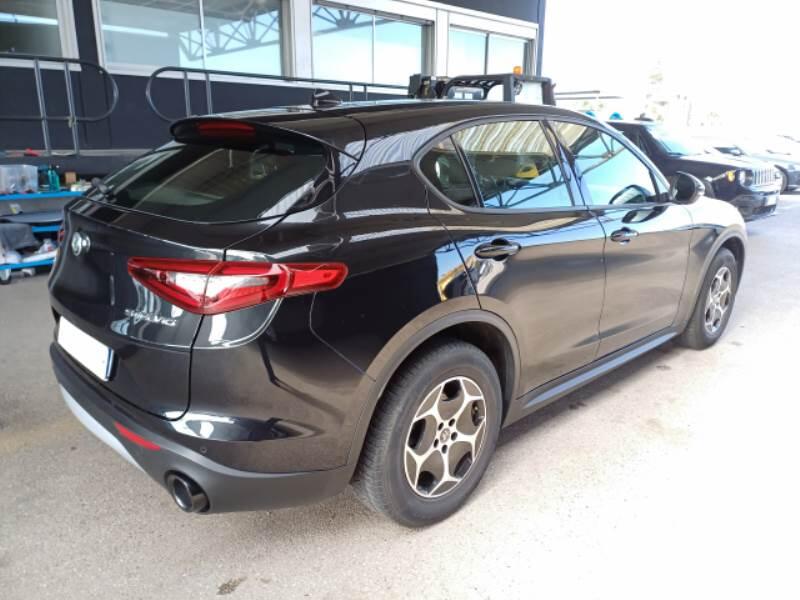 Alfa Romeo Stelvio SUV 2.2 TD 190 CV SUPER BUSINESS AT8 Q4 - foto 2