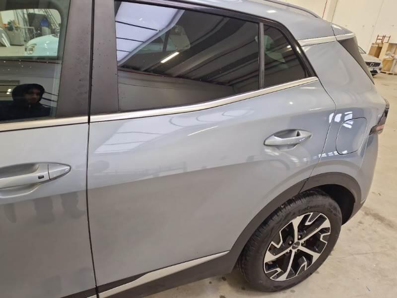 Kia Sportage SUV 1.6 TGDI HEV STYLE 2WD AUTO - foto 44
