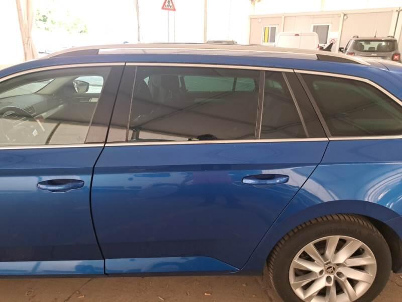 Skoda Superb STATION WAGON 1.4 TSI PLUG-IN HYBRYD EXECUTIVE DSG - foto 38