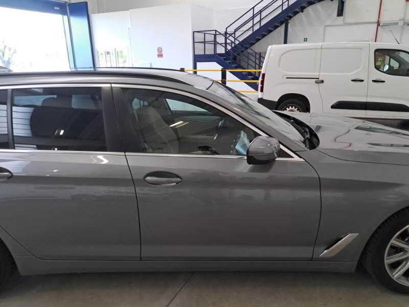 BMW Serie 5 STATION WAGON 518D BUSINESS TOURING - foto 31