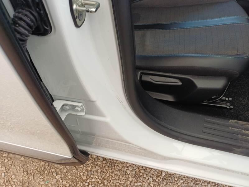 Peugeot P1 CROSSOVER BLUEHDI 130 EAT8 ALLURE PACK SS AUT. - foto 93