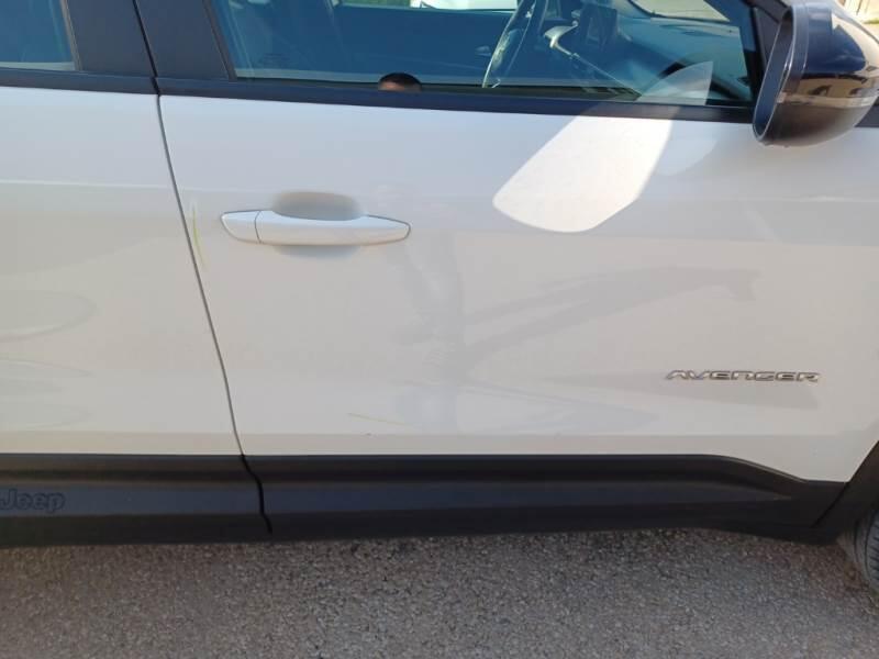 Jeep Avenger SUV 1.2 TURBO ALTITUDE - foto 33