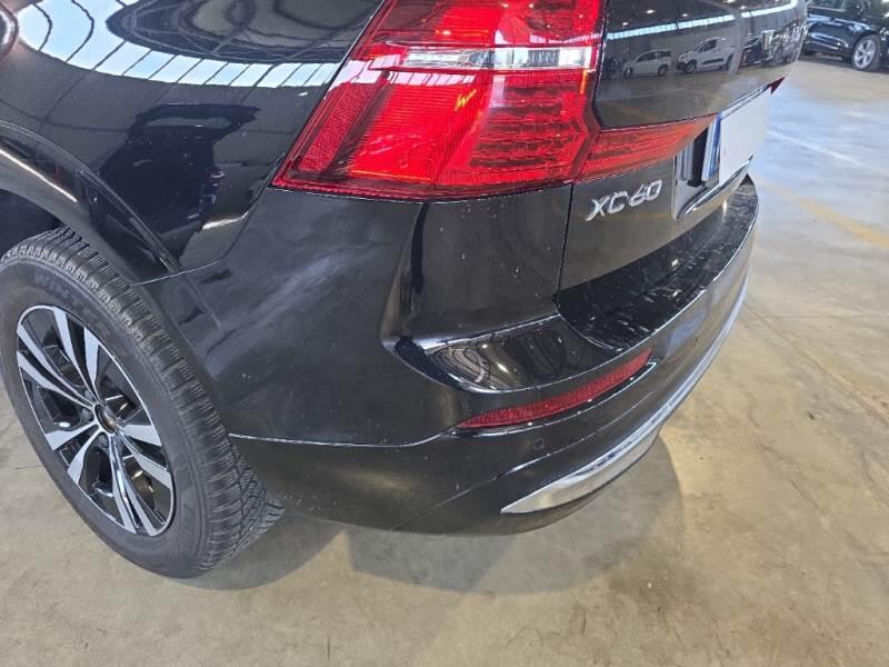 Volvo XC60 SUV T6 PLUG-IN AWD AUTO CORE - foto 40