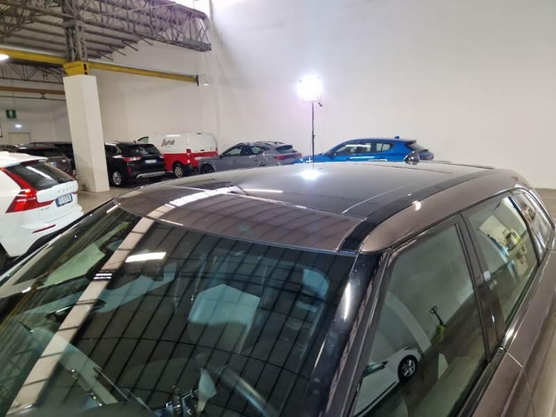 Land Rover Range Rover Velar SUV 2.0 I4 PHEV 404 R-DYNAMIC SE 4WD AUTO - foto 9