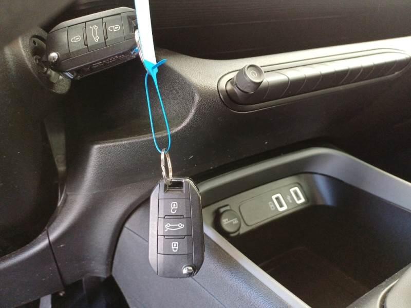 Jeep Avenger SUV 1.2 TURBO LONGITUDE - foto 28