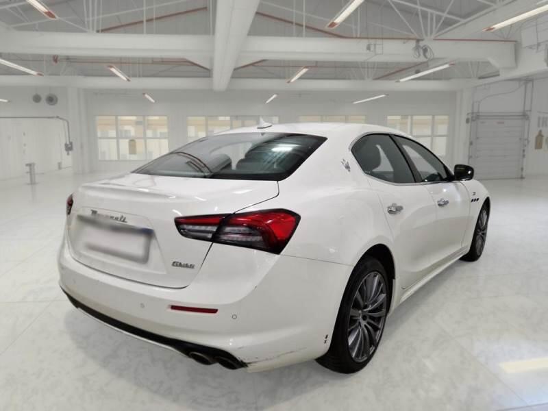 Maserati Ghibli BERLINA 2.0 330CV 48V MHEV GT AUTO - foto 2