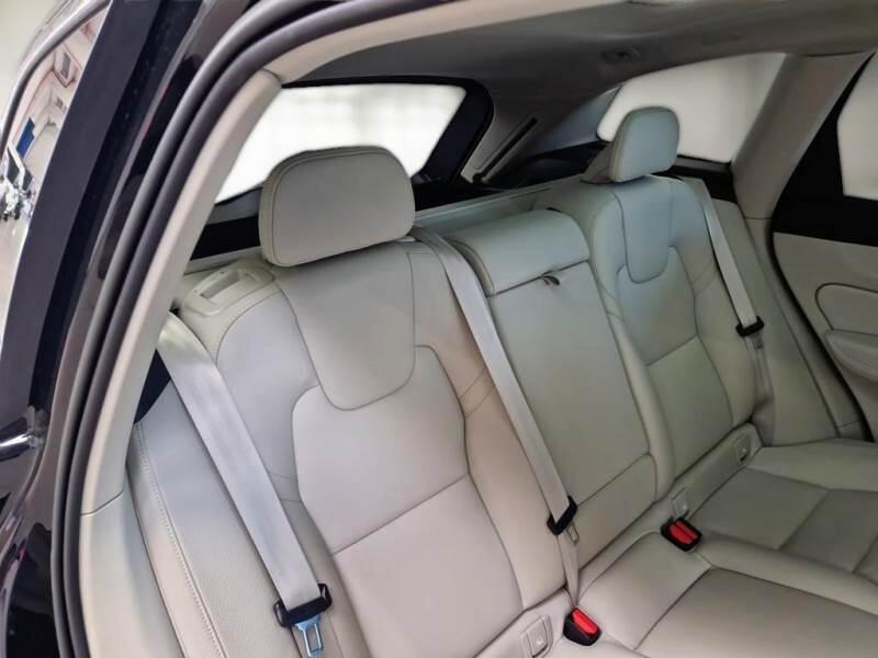 Volvo XC60 SUV T6 PLUG-IN AWD AUTO CORE - foto 12