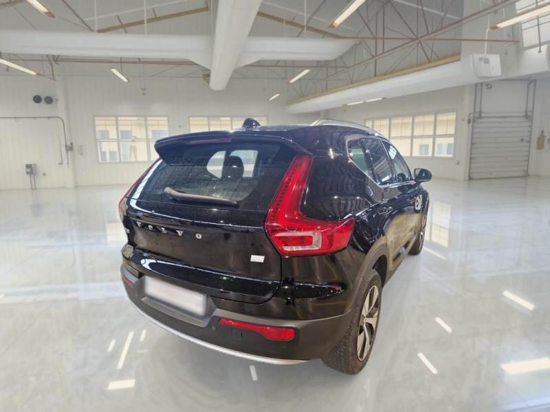 Volvo XC40 SUV T4 RECHARGE PLUG-IN AUTO ESSENTIAL - foto 2