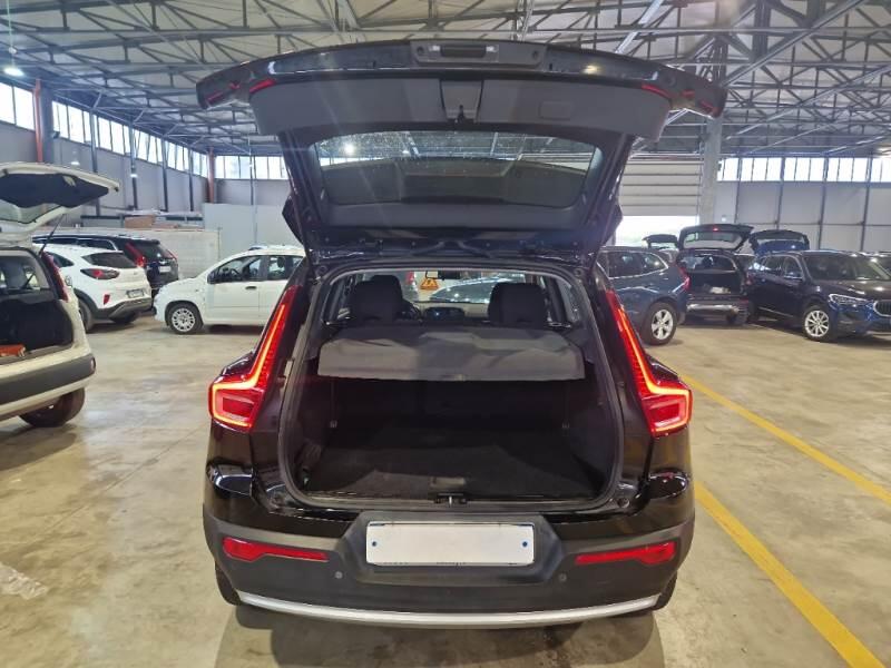 Volvo XC40 SUV T4 RECHARGE PLUG-IN AUTO ESSENTIAL - foto 5
