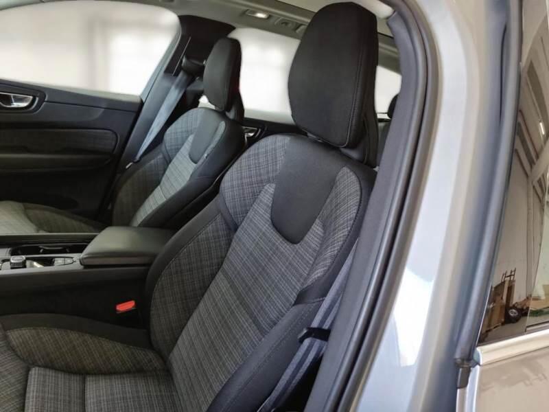 Volvo XC60 SUV T6 PLUG-IN AWD AUTO CORE - foto 11