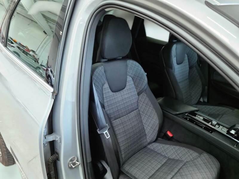Volvo XC60 SUV T6 PLUG-IN AWD AUTO CORE - foto 13