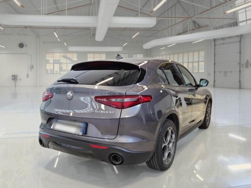 Alfa Romeo Stelvio SUV 2.2 TD 190 CV SPRINT AT8 Q4 - foto 2