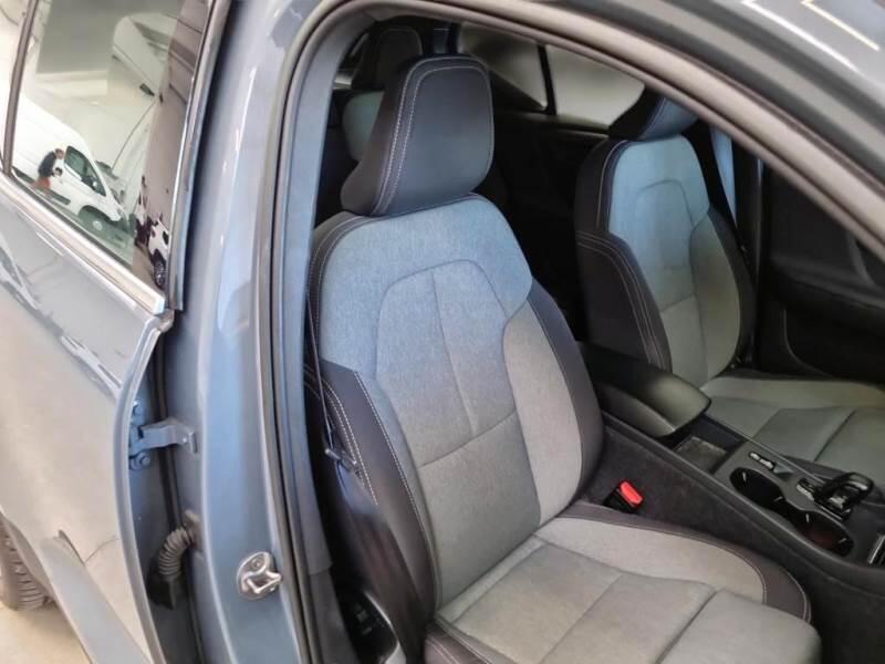 Volvo XC40 SUV T5 RECHARGE PLUG-IN AUTO CORE - foto 13